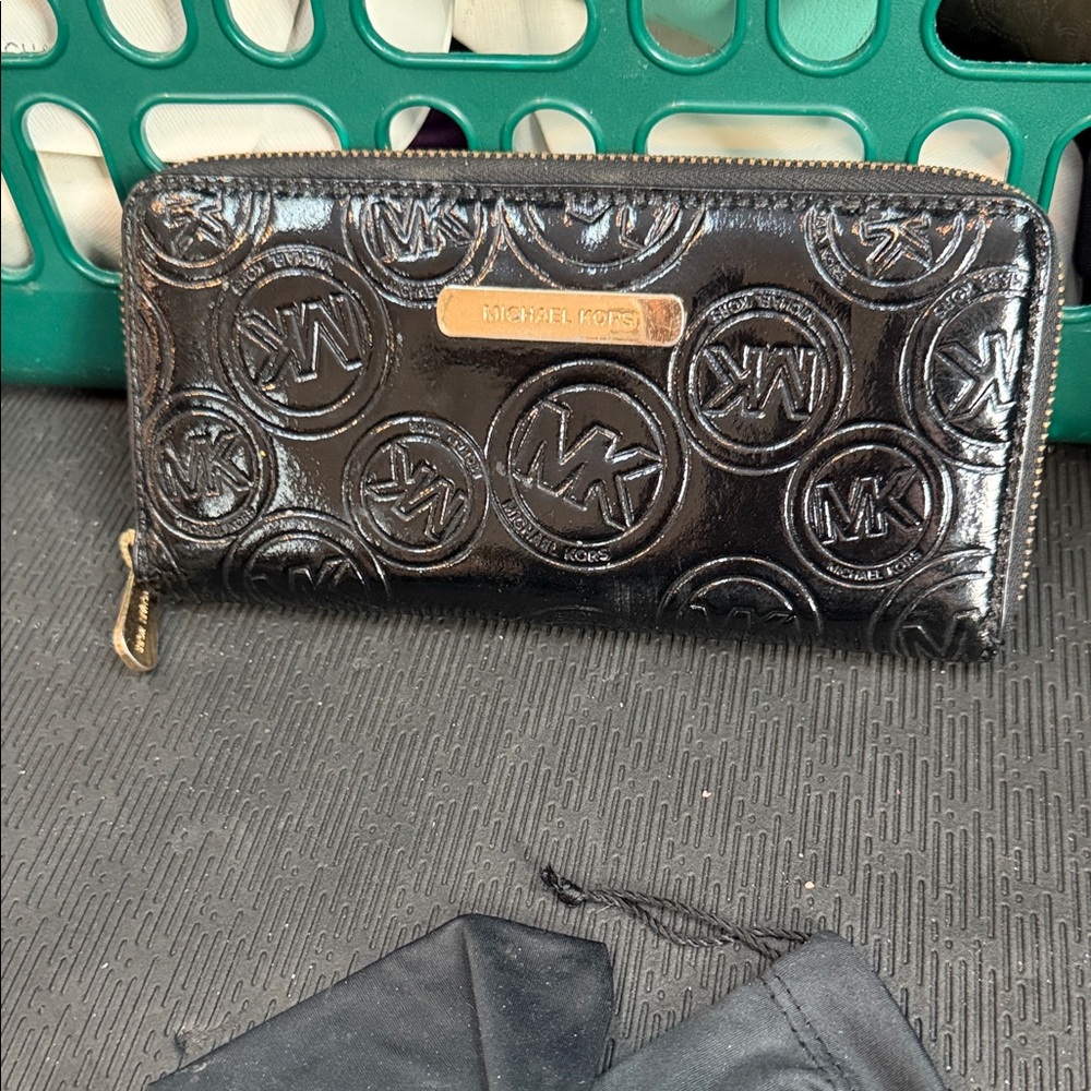 Michael Kors Shiny Black Logo Wallet